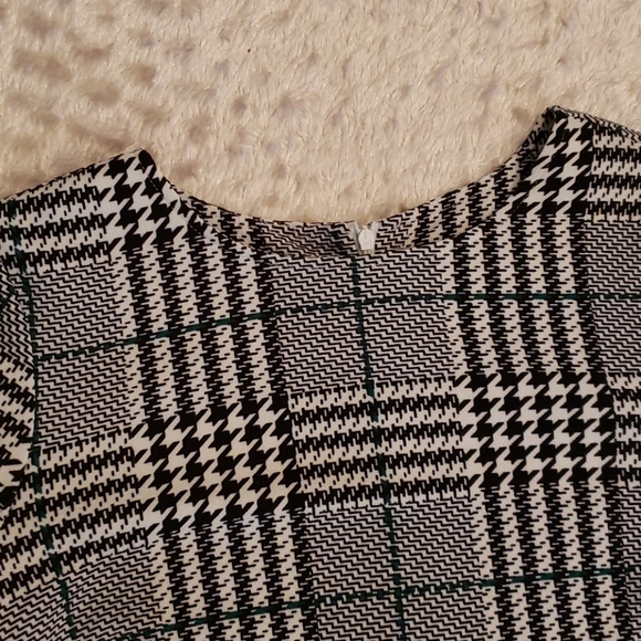 Violet b. Dress - Picture 6 of 7